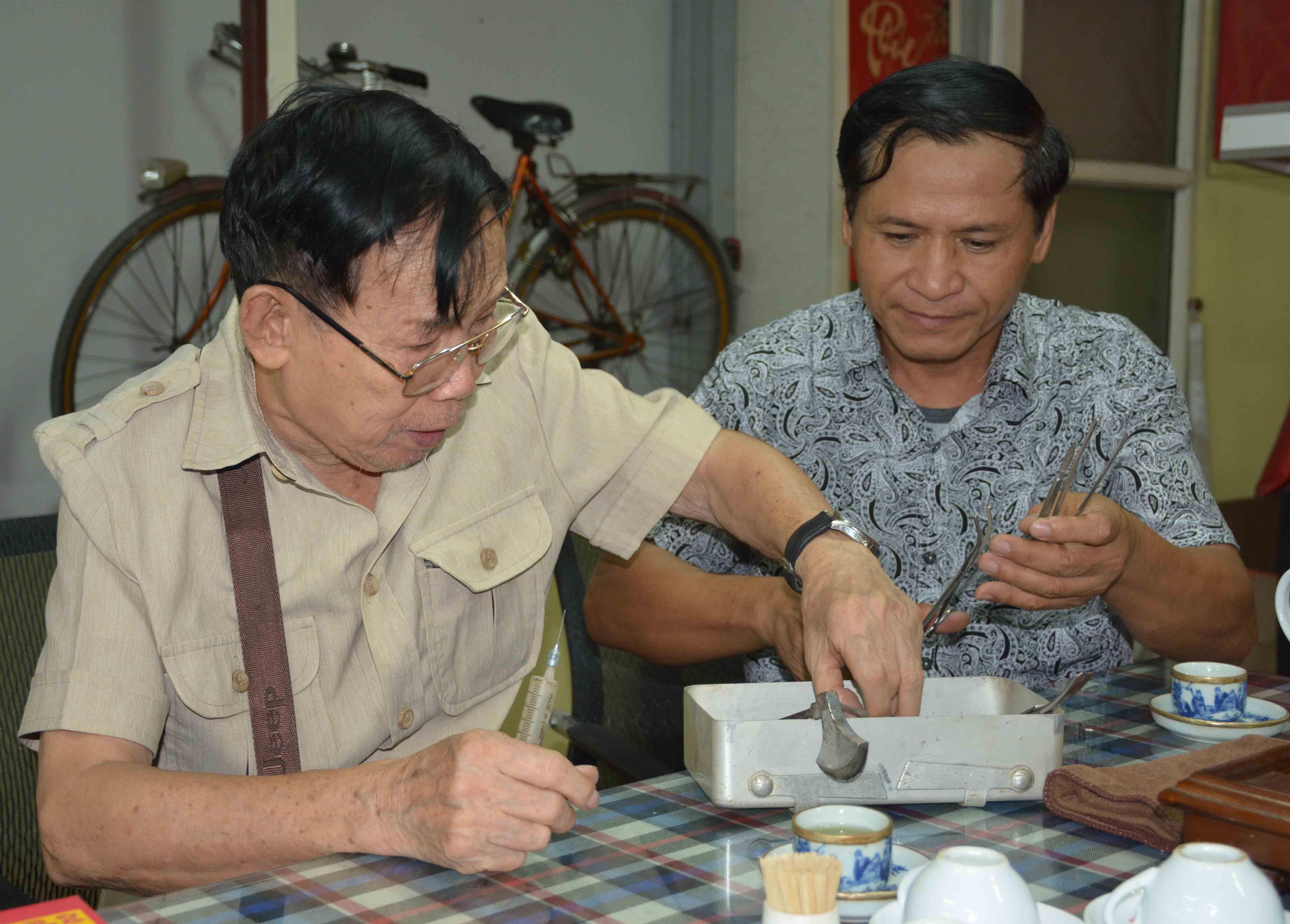  Kỷ vật chiến tranh và ký ức đồng đội

